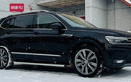Volkswagen Tiguan II, 2019 год, 2 600 000 рублей, 13 фотография