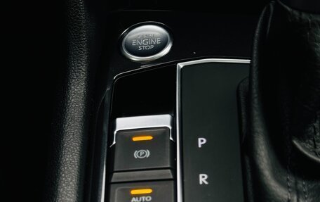 Volkswagen Tiguan II, 2019 год, 2 600 000 рублей, 20 фотография