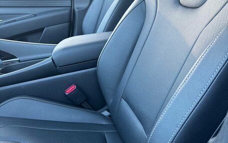 Hyundai Elantra, 2025 год, 1 950 000 рублей, 27 фотография