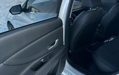 Hyundai Elantra, 2025 год, 1 950 000 рублей, 29 фотография