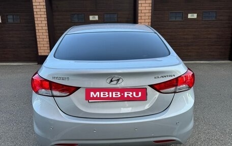 Hyundai Elantra V, 2012 год, 850 000 рублей, 2 фотография