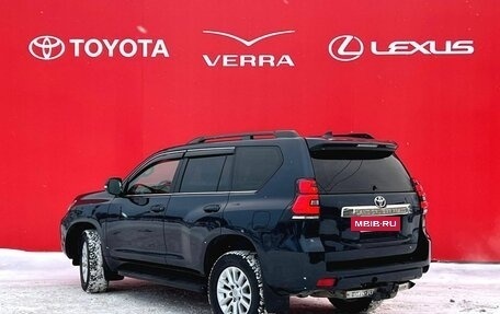 Toyota Land Cruiser Prado 150 рестайлинг 2, 2017 год, 3 885 000 рублей, 3 фотография