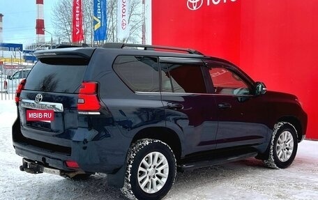 Toyota Land Cruiser Prado 150 рестайлинг 2, 2017 год, 3 885 000 рублей, 6 фотография