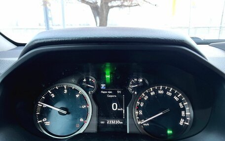 Toyota Land Cruiser Prado 150 рестайлинг 2, 2017 год, 3 885 000 рублей, 11 фотография