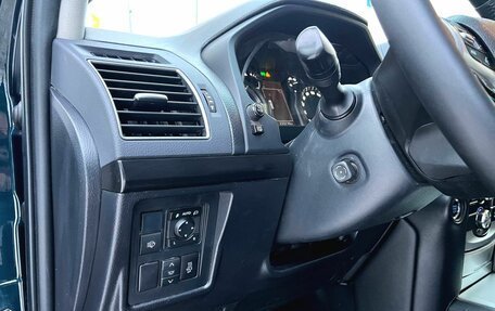 Toyota Land Cruiser Prado 150 рестайлинг 2, 2017 год, 3 885 000 рублей, 14 фотография