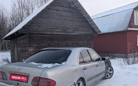 Mercedes-Benz E-Класс, 1998 год, 210 000 рублей, 3 фотография