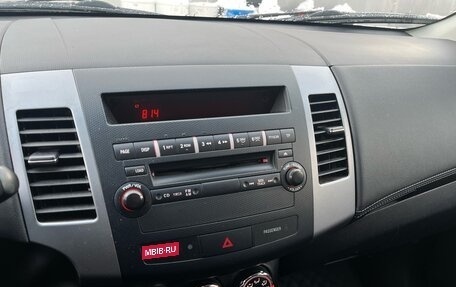 Mitsubishi Outlander III рестайлинг 3, 2010 год, 1 099 000 рублей, 10 фотография