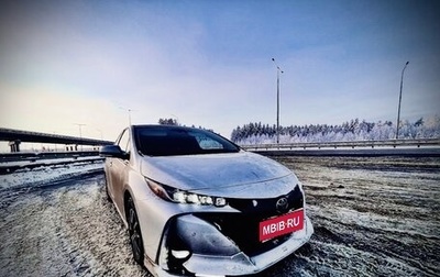 Toyota Prius IV XW50, 2017 год, 2 499 999 рублей, 1 фотография