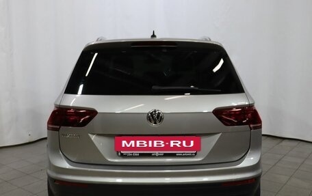 Volkswagen Tiguan II, 2019 год, 2 150 000 рублей, 5 фотография