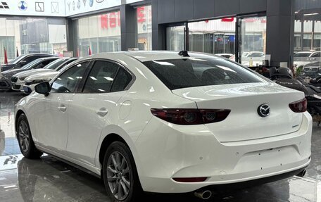 Mazda 3, 2022 год, 1 875 000 рублей, 6 фотография