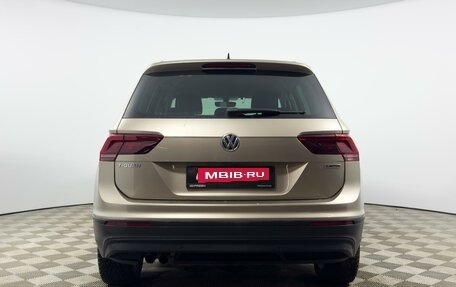 Volkswagen Tiguan II, 2018 год, 2 383 200 рублей, 4 фотография