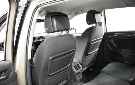 Volkswagen Tiguan II, 2018 год, 2 383 200 рублей, 11 фотография