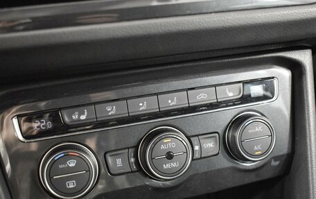 Volkswagen Tiguan II, 2018 год, 2 383 200 рублей, 19 фотография