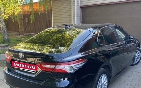 Toyota Camry, 2021 год, 2 650 000 рублей, 4 фотография