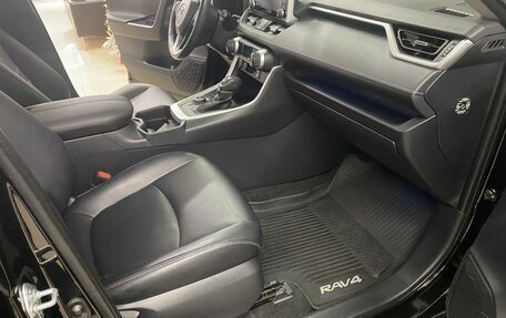 Toyota RAV4, 2022 год, 4 049 000 рублей, 10 фотография