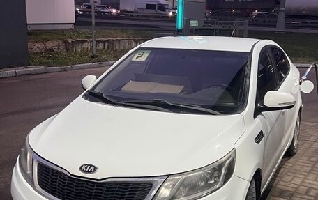 KIA Rio III рестайлинг, 2013 год, 650 000 рублей, 2 фотография