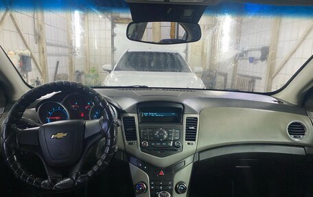 Chevrolet Cruze II, 2011 год, 450 000 рублей, 7 фотография