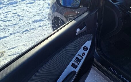 Hyundai Solaris II рестайлинг, 2012 год, 830 000 рублей, 8 фотография