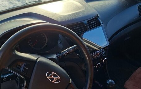 Hyundai Solaris II рестайлинг, 2012 год, 830 000 рублей, 4 фотография