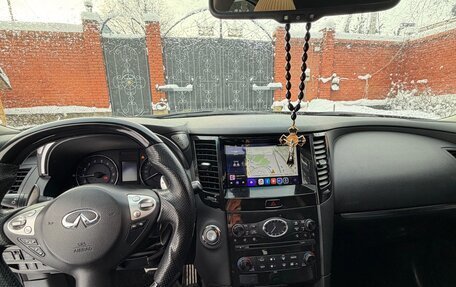Infiniti QX70, 2013 год, 1 800 000 рублей, 27 фотография
