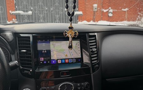 Infiniti QX70, 2013 год, 1 800 000 рублей, 28 фотография