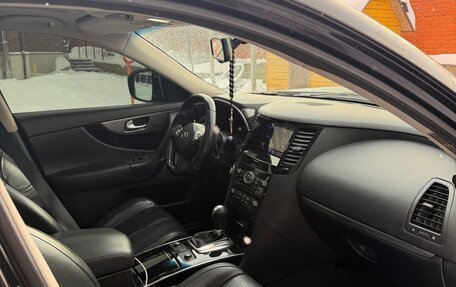 Infiniti QX70, 2013 год, 1 800 000 рублей, 30 фотография