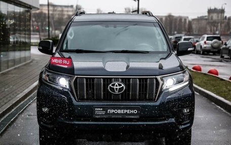 Toyota Land Cruiser Prado 150 рестайлинг 2, 2021 год, 5 099 000 рублей, 2 фотография