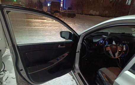 Hyundai Solaris II рестайлинг, 2014 год, 525 000 рублей, 1 фотография