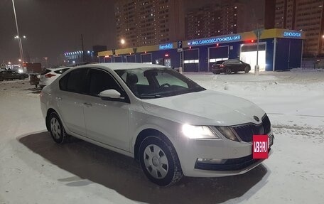 Skoda Octavia, 2018 год, 1 050 000 рублей, 2 фотография