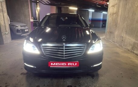 Mercedes-Benz S-Класс, 2013 год, 2 500 000 рублей, 3 фотография