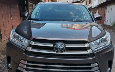 Toyota Highlander III, 2019 год, 3 050 000 рублей, 4 фотография