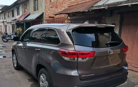 Toyota Highlander III, 2019 год, 3 050 000 рублей, 15 фотография