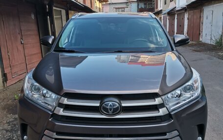 Toyota Highlander III, 2019 год, 3 050 000 рублей, 17 фотография