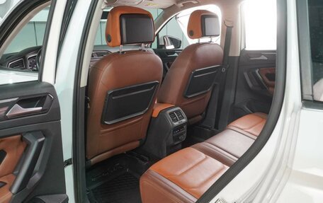 Volkswagen Tiguan II, 2017 год, 2 349 000 рублей, 11 фотография