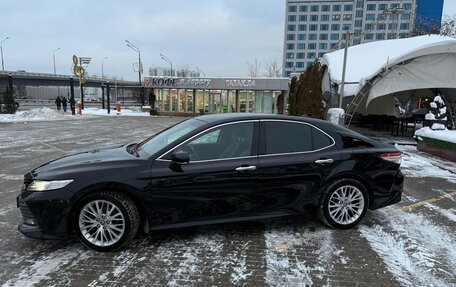 Toyota Camry, 2019 год, 2 900 000 рублей, 3 фотография