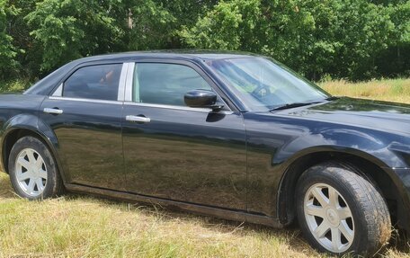 Chrysler 300C II, 2005 год, 950 000 рублей, 2 фотография