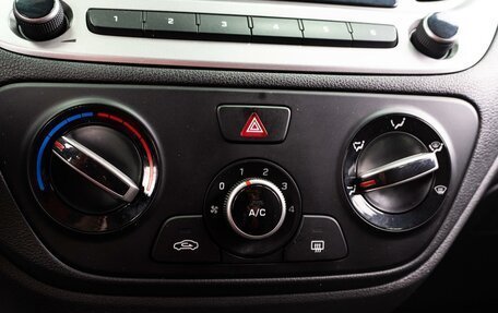 Hyundai Solaris II рестайлинг, 2019 год, 1 399 000 рублей, 13 фотография