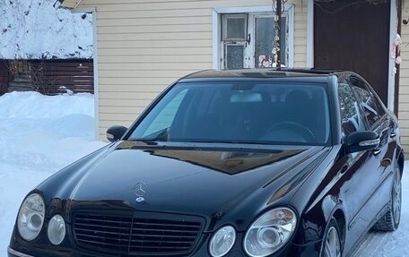 Mercedes-Benz E-Класс, 2002 год, 740 000 рублей, 1 фотография