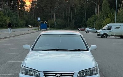 Toyota Camry, 2001 год, 580 000 рублей, 1 фотография