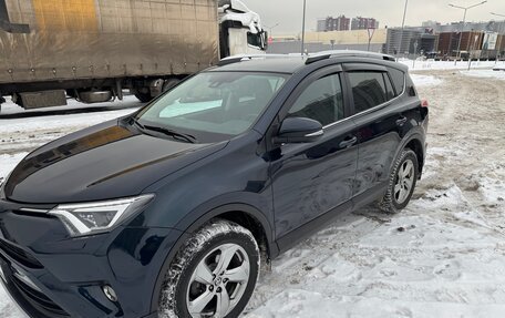 Toyota RAV4, 2018 год, 3 350 000 рублей, 5 фотография