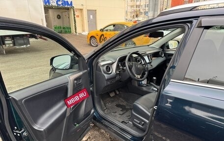 Toyota RAV4, 2018 год, 3 350 000 рублей, 9 фотография