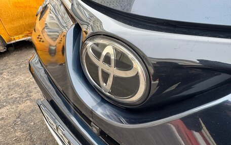 Toyota RAV4, 2018 год, 3 350 000 рублей, 25 фотография