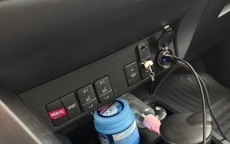 Toyota RAV4, 2018 год, 3 350 000 рублей, 14 фотография