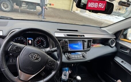 Toyota RAV4, 2018 год, 3 350 000 рублей, 16 фотография