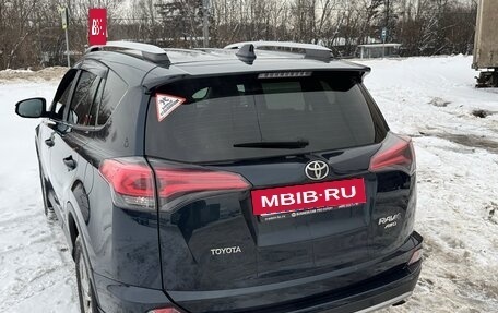 Toyota RAV4, 2018 год, 3 350 000 рублей, 6 фотография