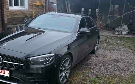Mercedes-Benz E-Класс, 2022 год, 5 600 000 рублей, 1 фотография
