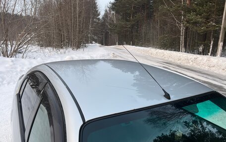 Toyota Avensis III рестайлинг, 2001 год, 350 000 рублей, 10 фотография