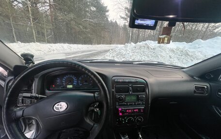 Toyota Avensis III рестайлинг, 2001 год, 350 000 рублей, 15 фотография