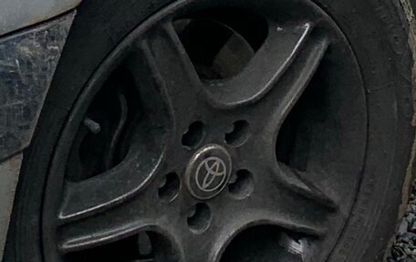 Toyota Avensis III рестайлинг, 2001 год, 350 000 рублей, 23 фотография