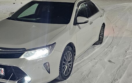 Toyota Camry, 2018 год, 2 130 000 рублей, 2 фотография